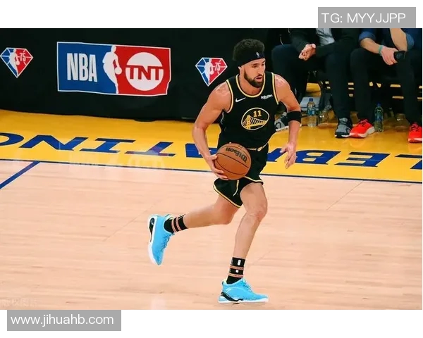 克莱汤普森：勇士队的三分射手与篮球传奇之路