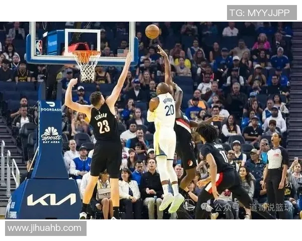 勇士与开拓者激战四月二十六日争夺季后赛关键胜利的精彩对决 勇士与开拓者激战四月二十六日争夺季后赛关键胜利的精彩对决