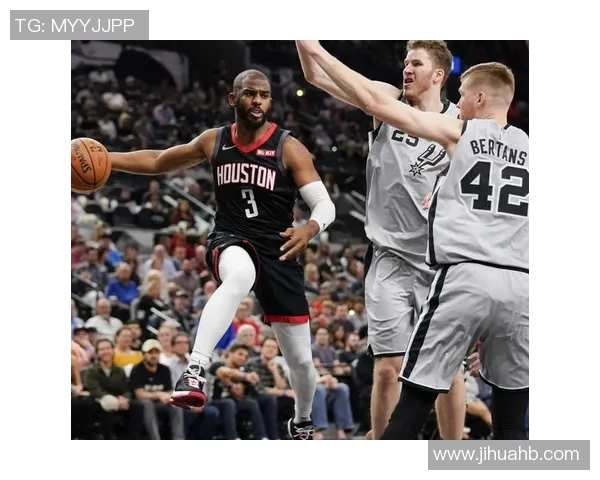 湖人队与火箭队激战正酣精彩瞬间回顾与战术分析 湖人队与火箭队激战正酣精彩瞬间回顾与战术分析