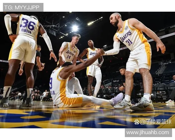 热火与湖人再度交锋谁能在季后赛中笑到最后的精彩对决 热火与湖人再度交锋谁能在季后赛中笑到最后的精彩对决